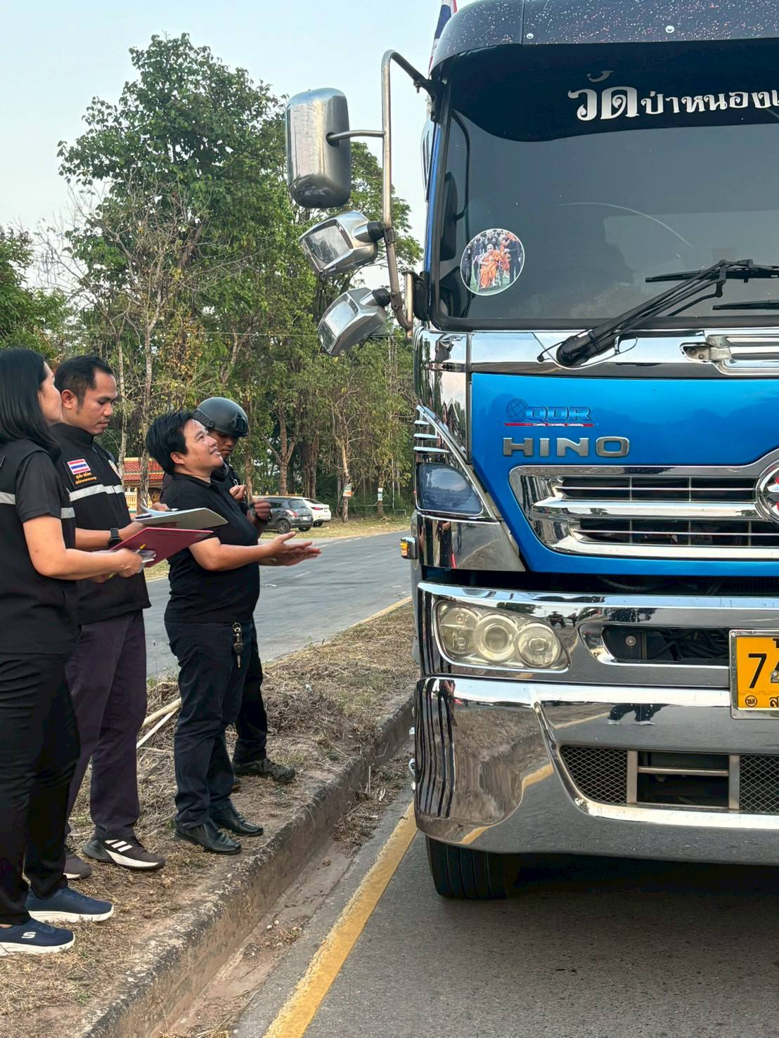 นายกองค์การบริหารส่วนตำบลหนองไฮ ร่วมทำบันทึข้อตกลงความร่วมมือ กิจกรรมบูรณาการเครื่อข่าวความปลอดภัยทางถนน เพื่อเฝ้าระวังและป้องกันอุบัติเหตุ การบังคับใช้กฏหมาย ตาม พ.ร.บ.รักษาความสะอาดและความเป็นระเบียบเรียบร้อยของบ้านเมือง พ.ศ.2535 จารระบรรทุก