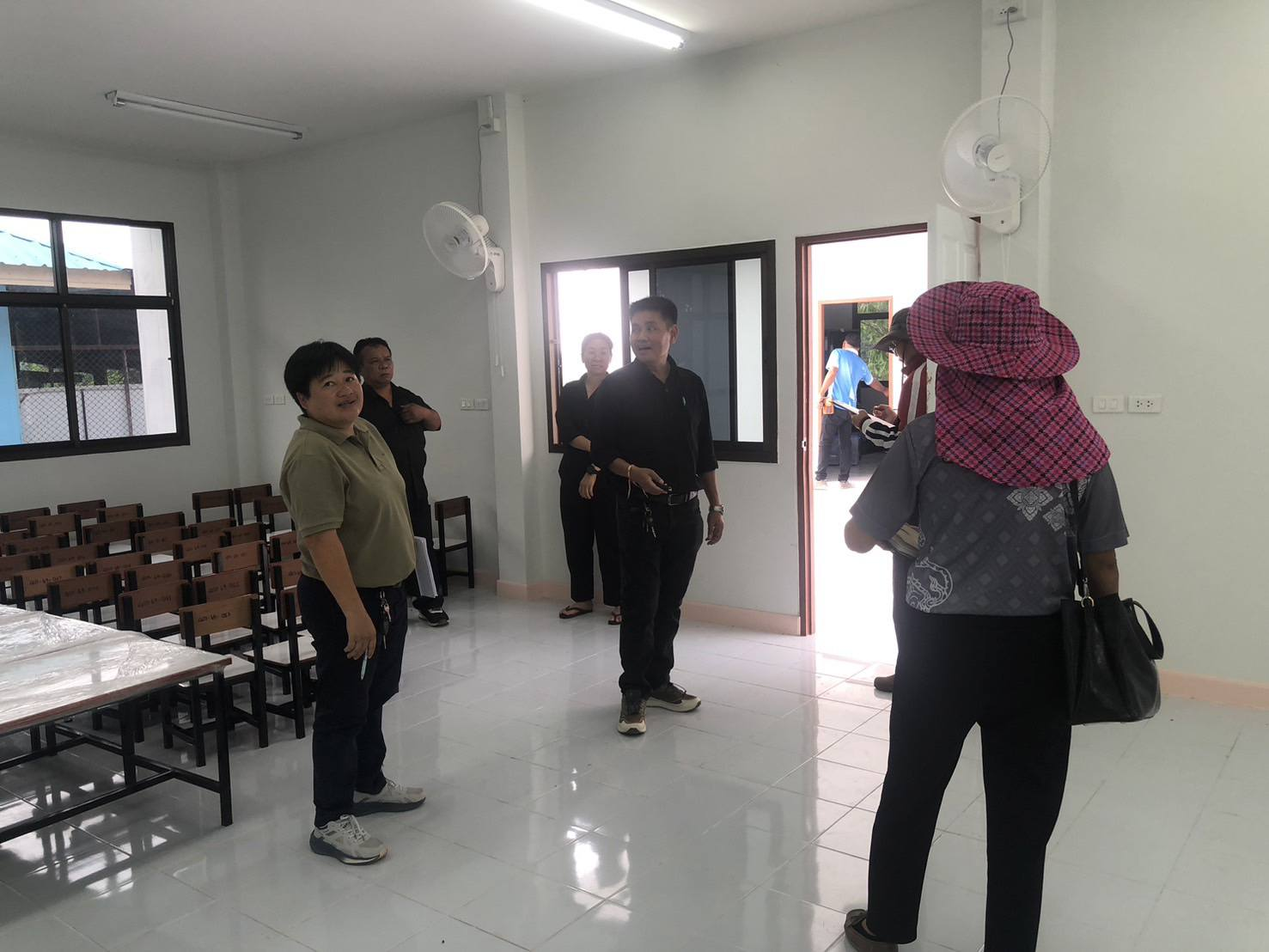 องค์การบริหารส่วนตำบลหนองไฮ ออกสำรวจตรวจเยี่ยมศูนย์พัฒนาเด็กเล็กบ้านดงมะกรูด เพื่อปรับปรุงอาคาเรียนของของศูนย์ฯ